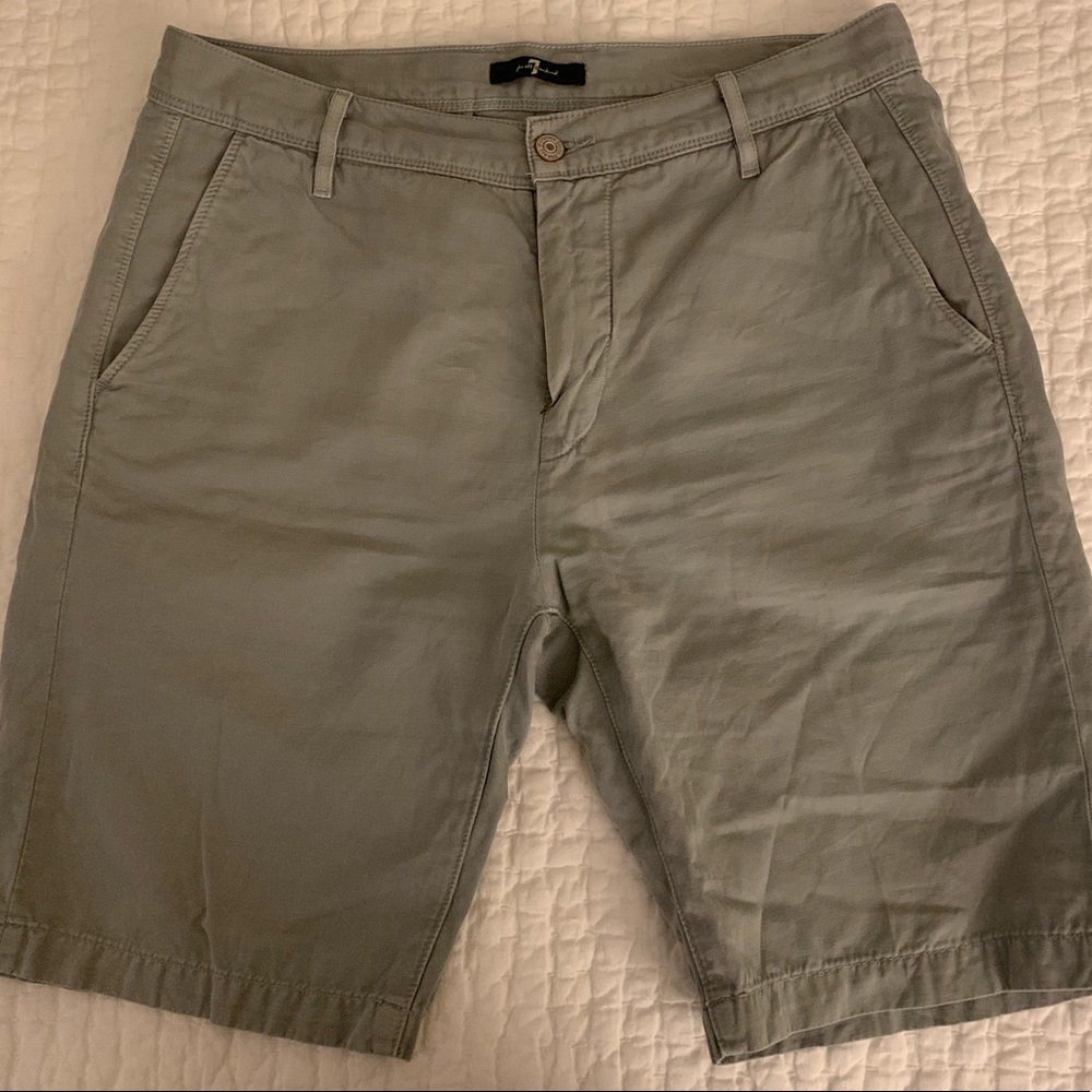 Men’s 7 for All Mankind light green shorts